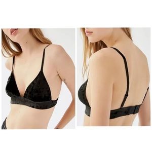 Urban Outfitters Out From Under Black Velvet Triangle Bralette - Size M - BNWT